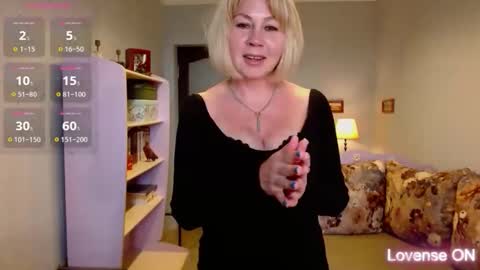 Snapshot of sunny_katty chatting on 05.29.26 Sunny Katty online show from 05.29.26