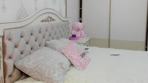 Vanessa online show from 04.21.26