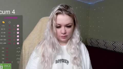 Snapshot of sunny_mood chatting on 12.15.24 sunny mood online show from 12.15.24