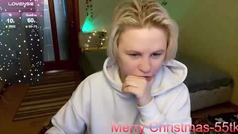 Snapshot of sunny_mood chatting on 12.21.24 sunny mood online show from 12.21.24