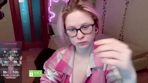 Snapshot of sunny_mood chatting on 02.21.25 sunny mood online show from 02.21.25