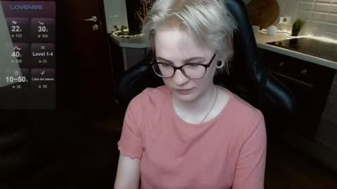 Snapshot of sunny_mood chatting on 06.12.26 sunny mood online show from 06.12.26