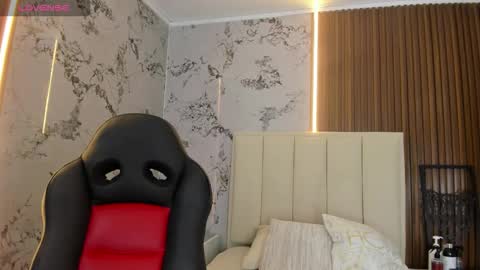  S U N N Y online show from 11.12.25