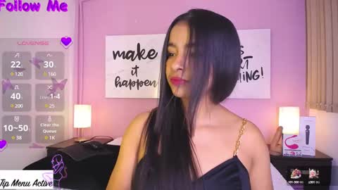 Snapshot of sunnygilmore chatting on 12.21.24 Sunny online show from 12.21.24