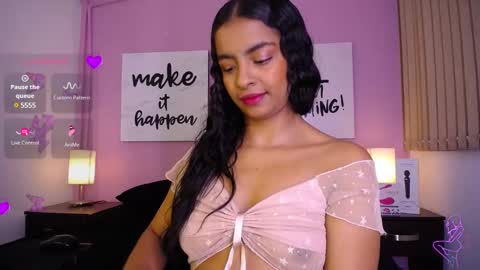 Snapshot of sunnygilmore chatting on 12.29.24 Sunny online show from 12.29.24