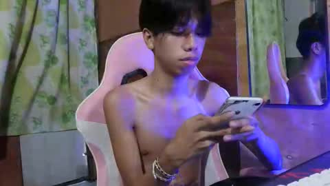 Snapshot of sunnyong chatting on 05.25.26 sunnyong online show from 05.25.26