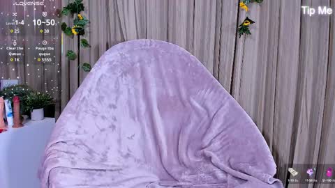 Snapshot of sunnypage chatting on 02.24.25 online show from 02.24.25