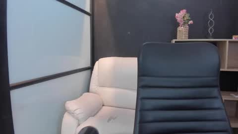 Sunny online show from 10.16.25