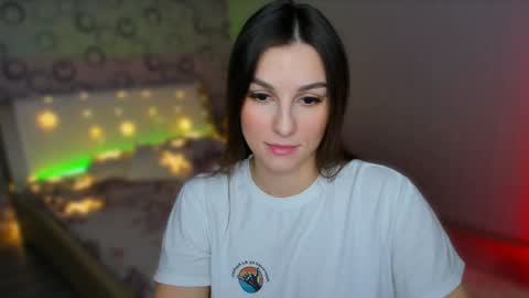 Snapshot of sunsetwithava chatting on 01.25.25 sunsetwithava online show from 01.25.25
