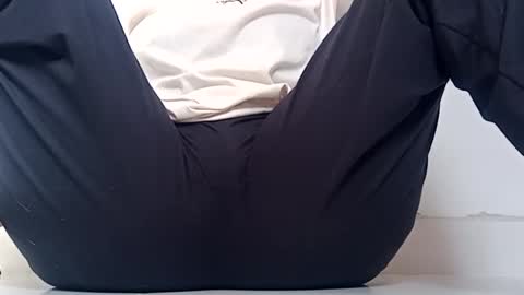 Snapshot of sunshine_days chatting on 12.02.24 Annie online show from 12.02.24