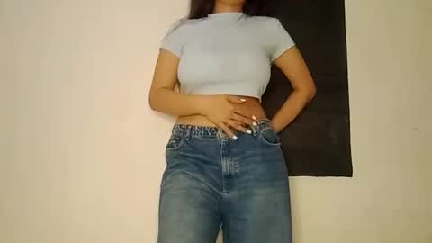 Snapshot of sunshine_days chatting on 12.15.24 Annie online show from 12.15.24