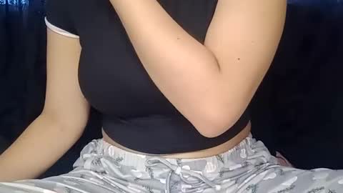 Snapshot of sunshine_days chatting on 01.02.25 Annie online show from 01.02.25