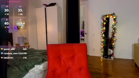 Snapshot of sunshine_lina chatting on 12.12.24 Lina online show from 12.12.24