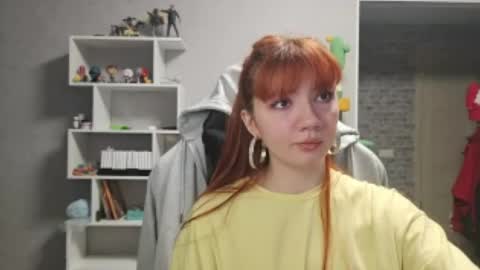 Snapshot of supersunnyshy chatting on 06.17.26 Stella online show from 06.17.26