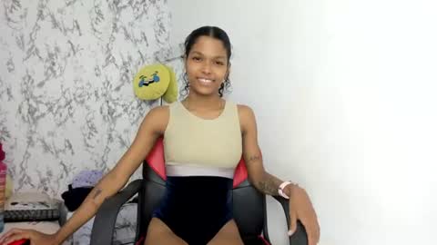 Snapshot of surifoster chatting on 07.16.26 suri online show from 07.16.26