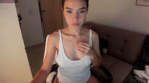 Snapshot of susan_arango chatting on 06.20.26 susan love online show from 06.20.26