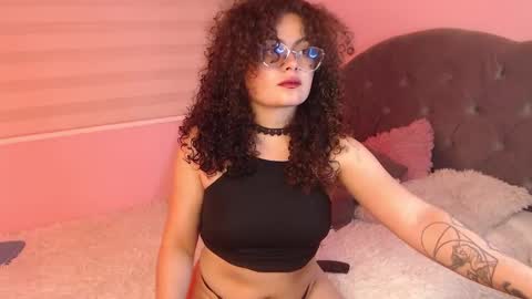 Snapshot of susan_bluee chatting on 03.07.25 Susan online show from 03.07.25