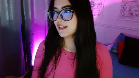 Snapshot of susana_hank chatting on 02.15.25 susana online show from 02.15.25