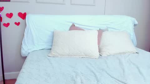 Amelia  online show from 02.21.25