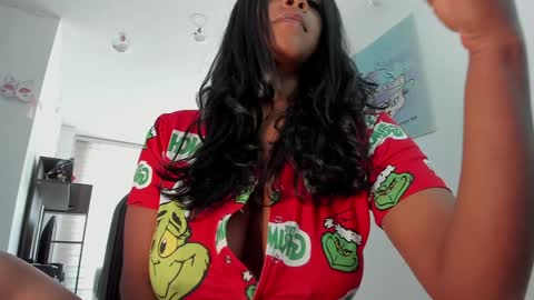 Snapshot of susanrhodes chatting on 12.18.24 Andrea - Migue online show from 12.18.24