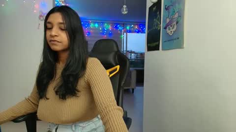 Snapshot of susanrhodes chatting on 02.16.25 Andrea - Migue online show from 02.16.25