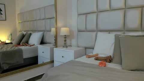 susanthomass online show from 02.20.26