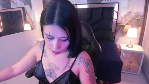 Snapshot of susanvilla chatting on 06.16.26 susanvilla online show from 06.16.26