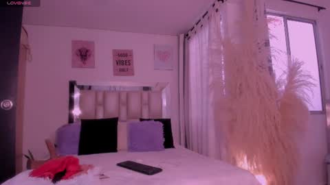 sussy_bell_ online show from 08.01.26