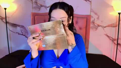 Snapshot of suxan_white chatting on 06.19.26 suxan_white online show from 06.19.26