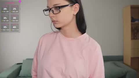 Snapshot of suzannetoye chatting on 12.13.25 Sena online show from 12.13.25