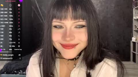 Snapshot of suziebanach chatting on 05.15.26 EmilySuonn online show from 05.15.26