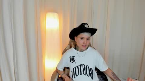 suzu_wolf online show from 10.17.25
