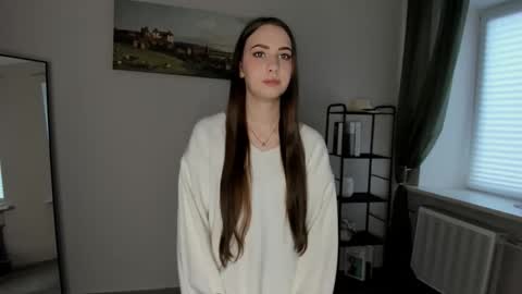 Snapshot of suzy_pictures_ chatting on 12.16.25 Sabrina online show from 12.16.25