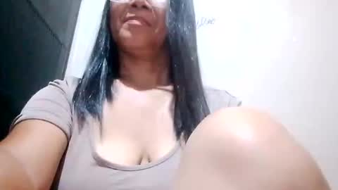 suzzie_hot online show from 10.29.25