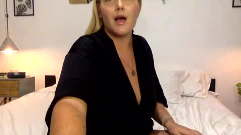 Swedish Candii online show from 12.31.24