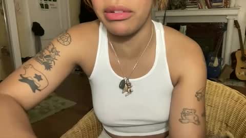 Snapshot of sweeetg1rl chatting on 02.20.26 june online show from 02.20.26