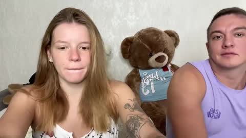 Mia and Robert online show from 09.29.25