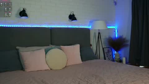 Snapshot of sweet__vikki chatting on 06.15.26 sweet__vikki online show from 06.15.26