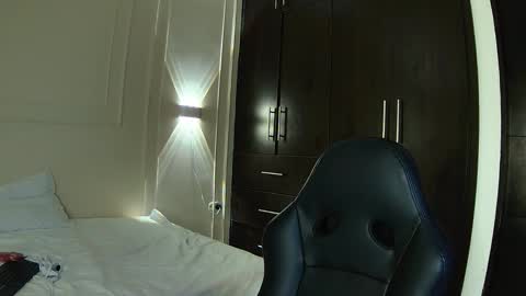 sweet Ayshel online show from 11.25.25