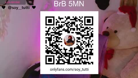 Snapshot of sweet_bluee chatting on 01.07.25 Tutti online show from 01.07.25