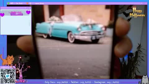 Snapshot of sweet_bluee chatting on 10.27.25 Tutti online show from 10.27.25