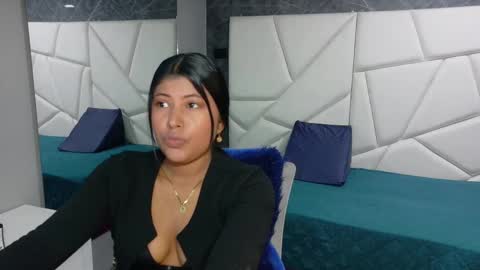 Snapshot of sweet_canelaa73 chatting on 11.12.25 canelaa online show from 11.12.25