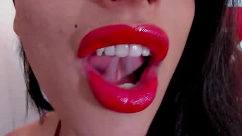 Snapshot of sweet_eliizabeth chatting on 03.12.26 sweet_eliizabeth online show from 03.12.26