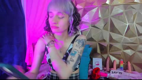  emmili  online show from 01.16.25