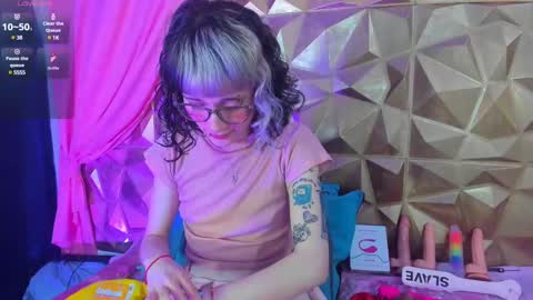  emmili  online show from 03.10.25