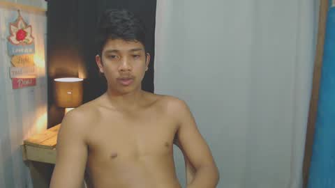 Snapshot of sweet_guyxx chatting on 01.08.25 sweet_guyxx online show from 01.08.25