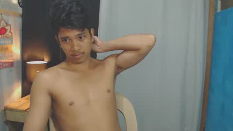 Snapshot of sweet_guyxx chatting on 01.09.25 sweet_guyxx online show from 01.09.25