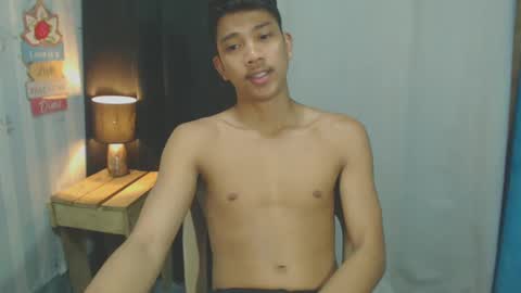 Snapshot of sweet_guyxx chatting on 01.30.25 sweet_guyxx online show from 01.30.25
