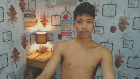Snapshot of sweet_guyxx chatting on 02.27.25 sweet_guyxx online show from 02.27.25