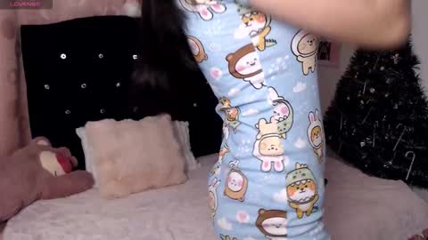 Snapshot of sweet_hannaah chatting on 12.22.25 Hannah online show from 12.22.25